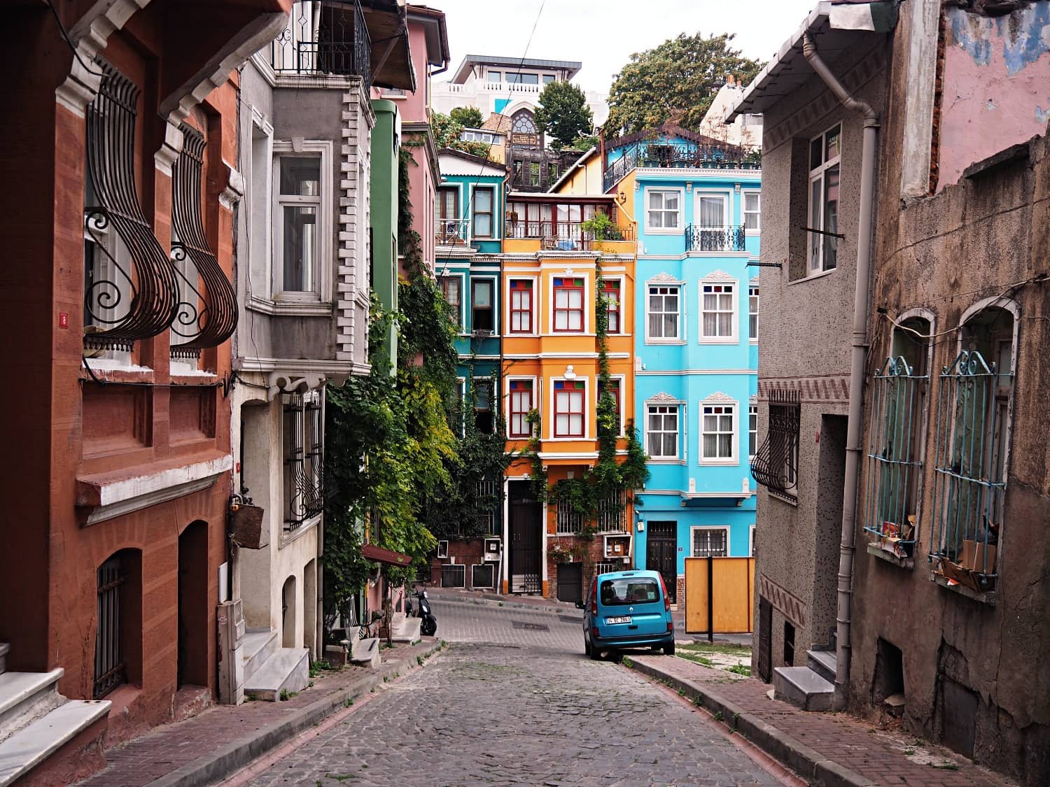 Private Balat and Antique Car Museum Adventure